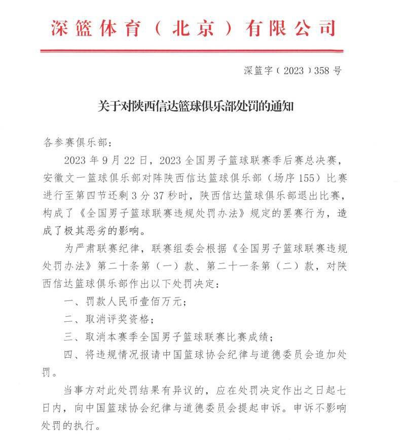 蜘蛛侠五大宿敌集结究竟有何目的？多元宇宙打开还会带来什么危险？近日，汤姆·赫兰德、赞达亚、雅各布三人集体出席伦敦宣传活动，三人组盛装亮相吸引全球影迷目光，背景中的奇异博士魔法光环创意十足